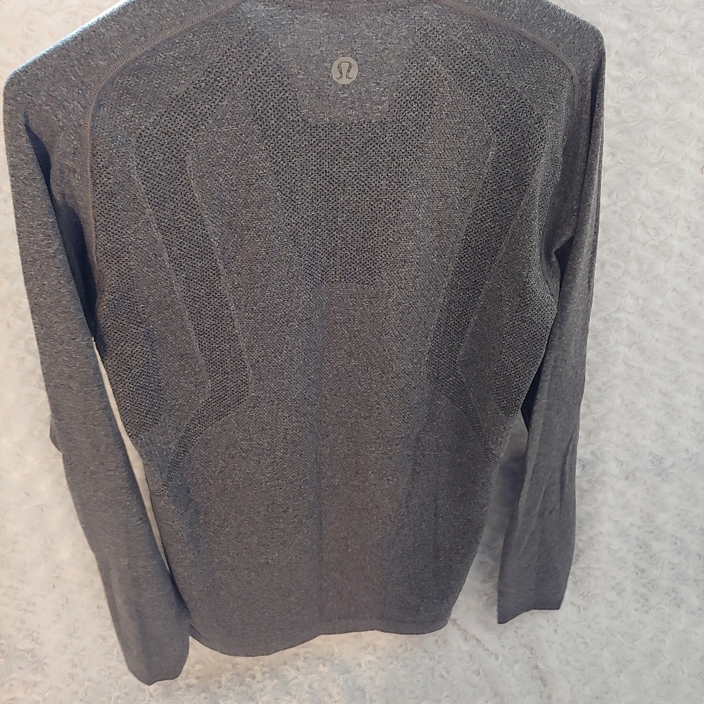 Men's Lululemon metal tech vent long sleeve